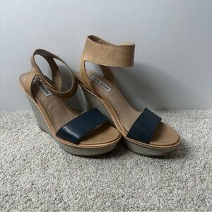Steve Madden Bevrlie Navy Blue Tan Women's Wedge Platform Sandals size 8.5